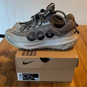 Men Nike ACG mountain fly 2 low grey sz 9